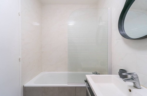 Stains Apartment | La Reposée - Appt à 25 min de Paris