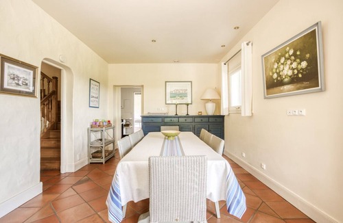 Urrugne Villa | La Rhune - Four Bedroom Villa, Sleeps 8