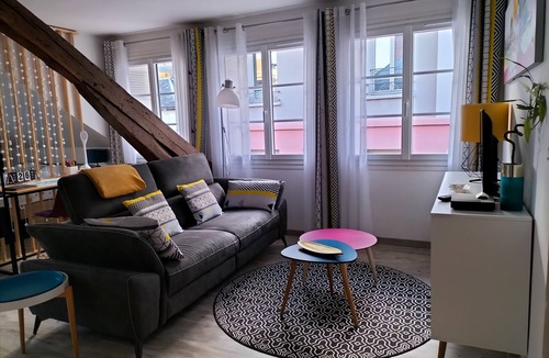 Bagneres-de-Bigorre Apartment | LA Roseraie à 2 mn à Pied des Thermes Spa Aquensis, Casino, au Pied des Pyrénées