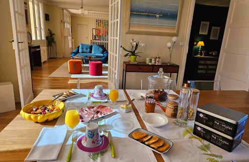 Flore House | La Roseraie