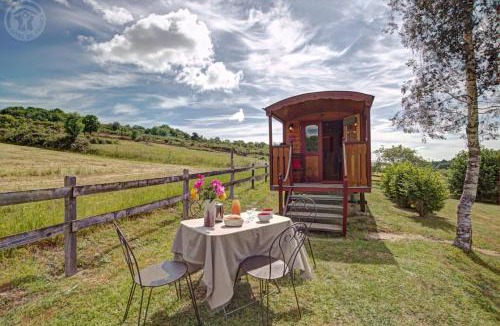 Palogneux Bed & Breakfast | La roulotte à la ferme