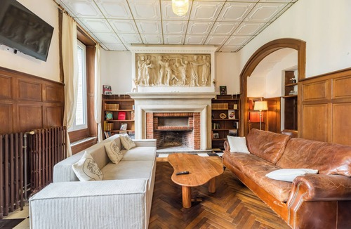 Guingamp Apartment | La Royale Jacuzzi Sauna Jardin Gare - Hôtel Lefort
