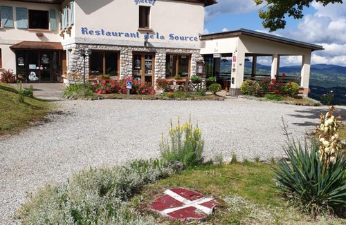 Saint-Jean-de-Chevelu Hotel | LA SOURCE Jacquet depuis 1954 Hôtel et Studio