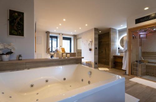 Saint-Laurent-dAndenay House | La Suite Bien Être & Luxe au Domaine du Moulin