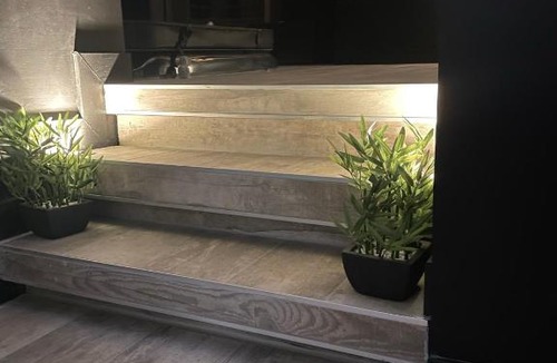 Saint-Martin-d'Heres Hotel | La suite Grenoble spa jacuzzi et sauna privatif