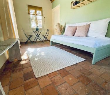 La Ferte-Saint-Aubin House | La Suite St Michel - Chambre privée avec salon