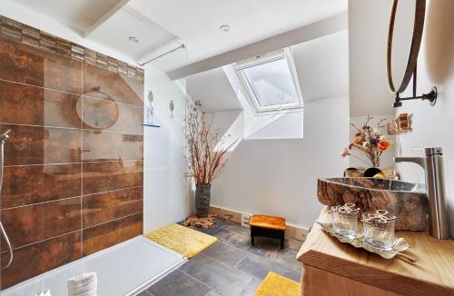 Surville House | La surville