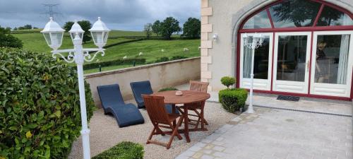 Essertenne House | La Tour D'Elaine