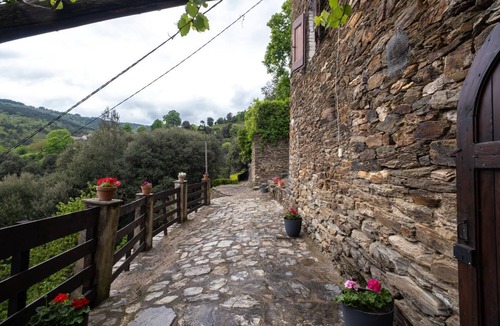 Saint-Hilaire-de-Lavit House | La Treille in La Teissonnière