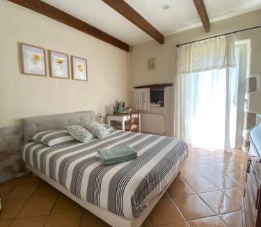 Itzac House | La Treille chambre indépendante douillette calme et nature