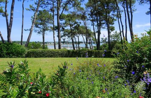 La Trinite-sur-Mer Apartment | La Trinité-sur-Mer : Appartement 3 pièces, 73m² avec Wifi et Parking - FR-1-477-173
