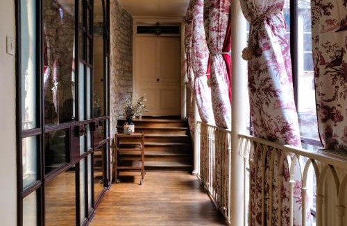 Poligny Bed & Breakfast | La Verrière - Chambre d'hôtes et gîte de charme