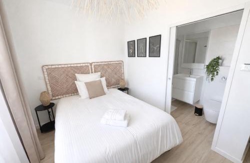 Salles Apartment | La Villa Blanche Appart hôtel
