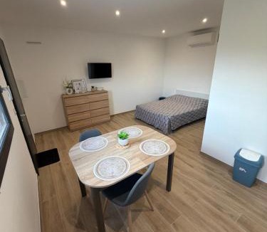 Duilhac-sous-Peyrepertuse Apartment | La vue des châteaux