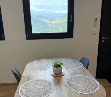 Duilhac-sous-Peyrepertuse Apartment | La vue des châteaux