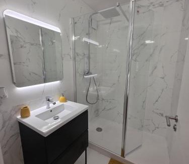 Lac de Maine Apartment | Lac de maine - 75m2 refait a neuf