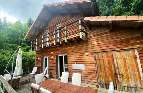 Miremont Ski Chalet | Lake view chalet