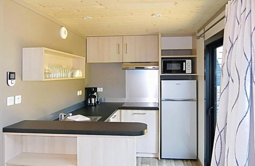 Malansac Cottage | Lake View Cottage with Terrace for 6