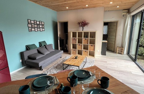Vinneuf House | Lakeside chalet, a haven of peace and nature less than 100km from Paris