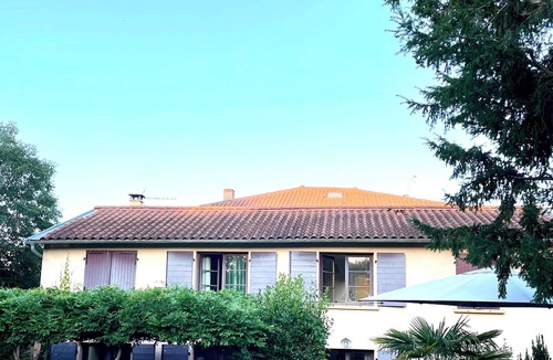Lentilly House | Large 3 bedroom house - swimming pool - 25mn from Lyon - TER 3mn away -