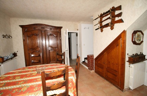 Gravieres House | Large 3-star building with swimming pool sleeps 11