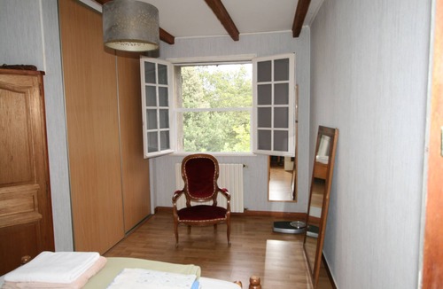 Gravieres House | Large 3-star building with swimming pool sleeps 11