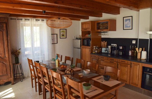 Drulhe House | Large 3-star gîte in Aveyron, sleeps 10, ideal for families, friends, seminars, etc.