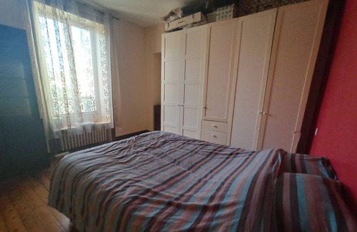 Bois-le-Roi Apartment | Large apartment in small condominium