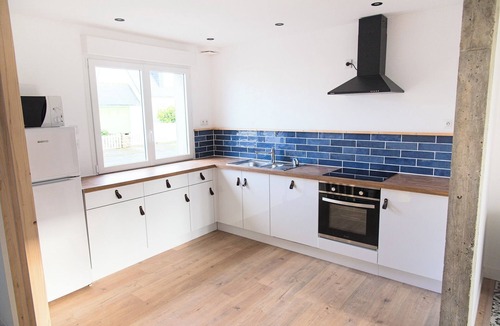 Guilvinec House | Large, bright, quiet house with piano and sunny enclosed garden.