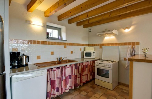Lure Cottage | Large Character Cottage for 15 People with Garden in Luré