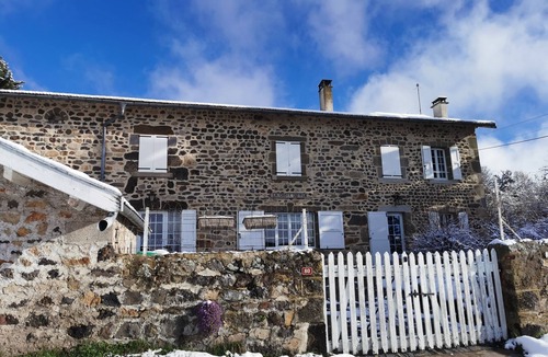 Ceaux-d'Allegre House | Large country house with swimming pool and playground.