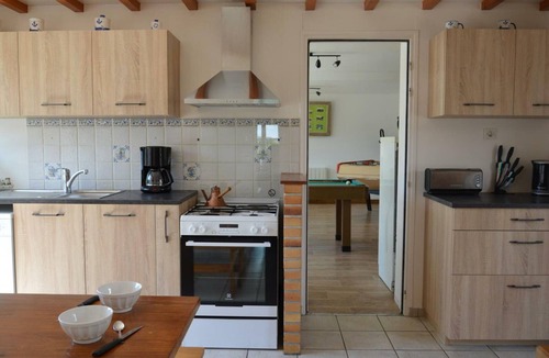 Les Moitiers-d'Allonne Cottage | Large family house perfect for exploring Cotentin