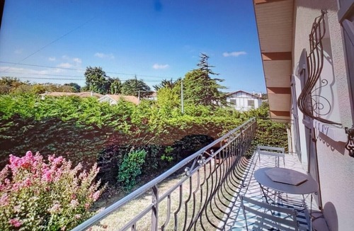 Messanges Villa | Large family villa near ocean and forest, heated pool, sleeps 14