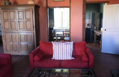 Chappes Cottage | Large farmhouse with private pool and pets allowed in Chappes
