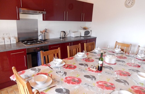 Lanrivain House | Large Farmhouse with Pool & Games Room. PERFECT FOR FAMILIES. Central location