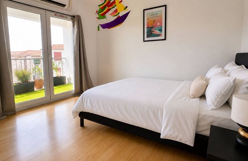 Saint Laurent de la Pree House | Large vacation home in St. Laurent near the beaches