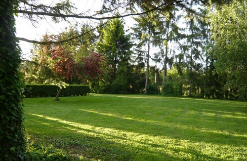 Saint-Pourcain-sur-Sioule Cottage | Large house in Saint-Pourçain with pool, sauna and WiFi