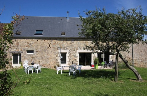 Saint-Sauveur-le-Vicomte Cottage | Large detached house in the heart of Cotentin with garden and parking