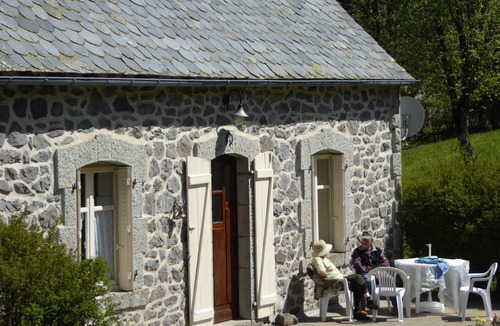 Le Claux House | Large gite (70m2) very clear, enclosed grounds (20a), for 2 people