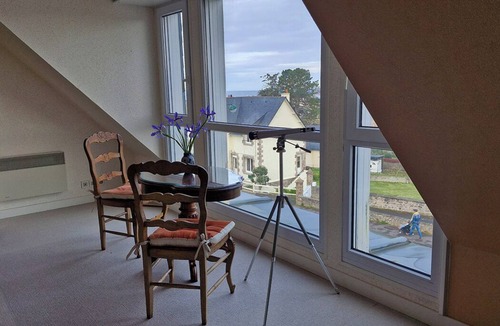 Erquy House | Large house, 10 to 14 pers, sea view, 5mn from center. Beaches & golf courses nearby.
