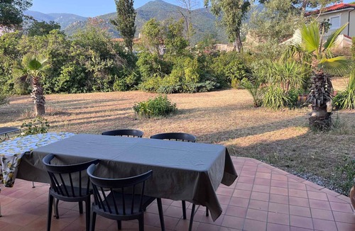 Laroque-des-Alberes Apartment | Large house with garden, mountain view - 8 guests