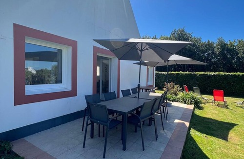 Le Palais House | Large house, pets welcome - 10 guests