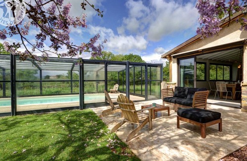 Vivans Cottage | Large house with heated private pool and pets allowed