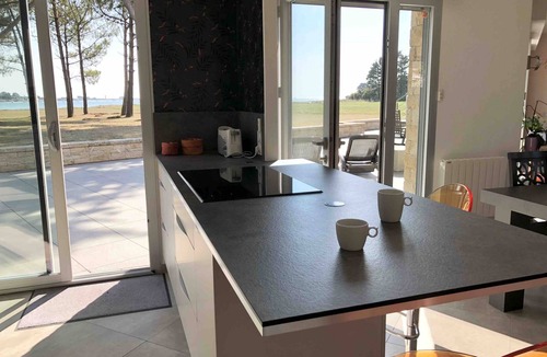 Le Tour-du-Parc Villa | Large sea view, modern villa with Jacuzzi