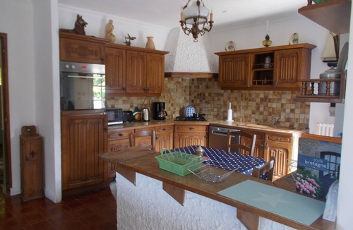 Lannion Villa | Large self-contained apartment in house near Beg Léguer beach LANNION