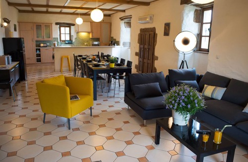 Planzolles House | Large stone house classified 4 épis, emblematic of southern Ardèche.
