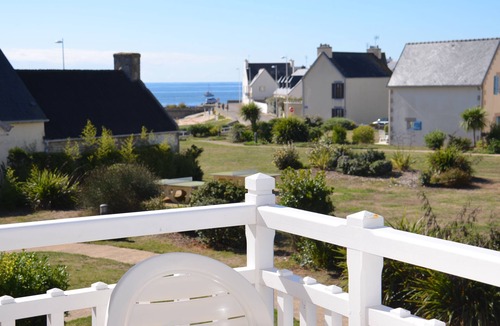 Guilvinec Apartment | LARGE T4 3 * SEA VIEW ENTIRELY EQUIPPED - SEASIDE - SWIMMING POOL SECURE