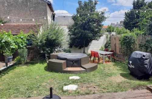 Chateauroux House | Large town house