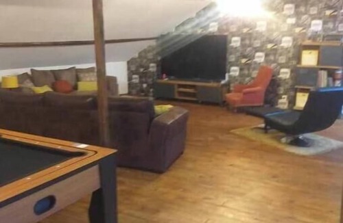 Chateauroux House | Large town house