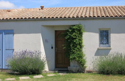 Etaules House | Lavender House and cottage 3 Bed sleeps 3